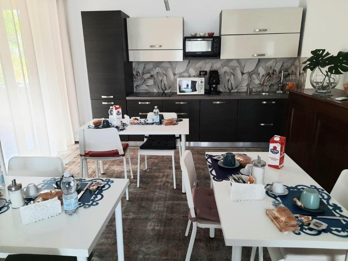 Caprice B&B Поцуоли Екстериор снимка